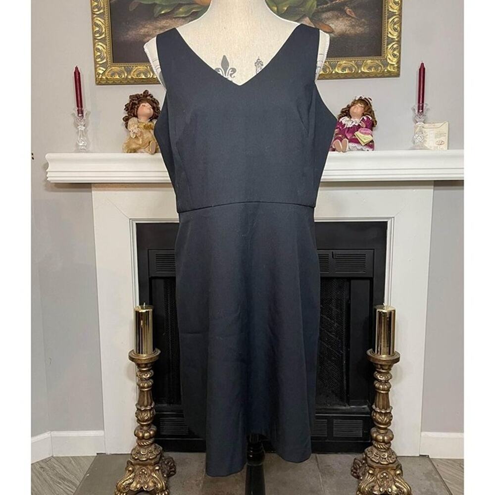 Loft Petites Women’s Black Sleeveless Dress Size Medium No Size Tag